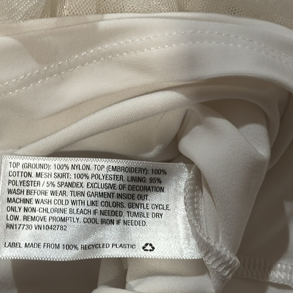 Adorable cat and Jack white dress with tulle skirt, size 4T - Picture 4 of 7